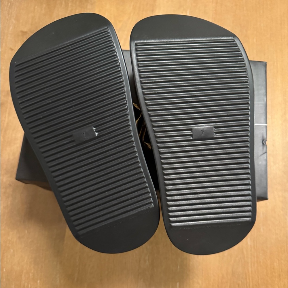 Women’s Cape Robbin Gema Platform Sandals - Picture 5 of 5
